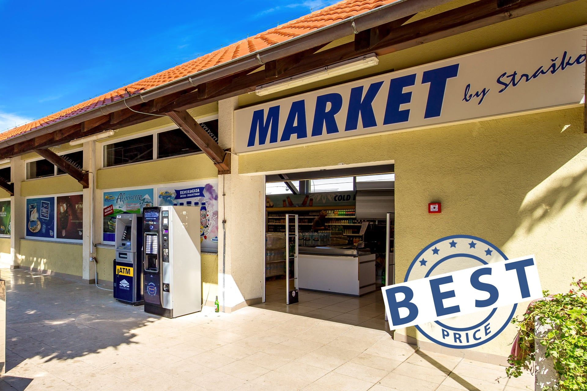 Ulaz u market Straško